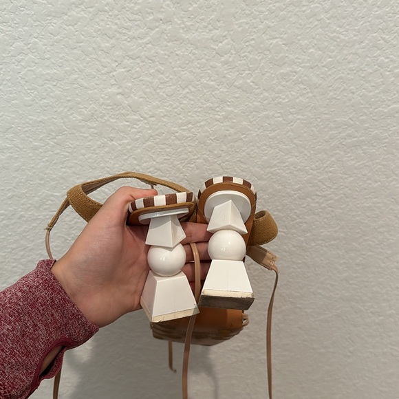 tan and white heels with small marks - Picture 3 of 3